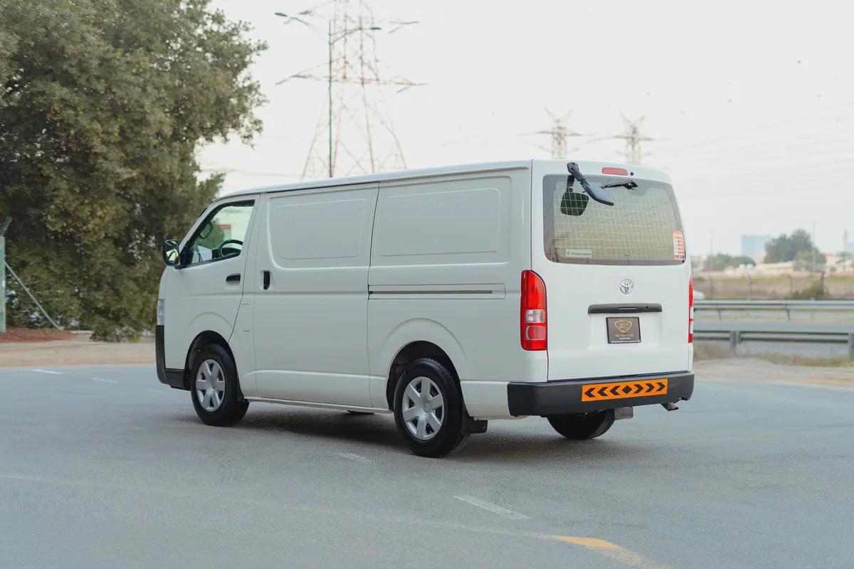 Hiace Standard Roof | Delivery Van | GCC Specs | Ref#T27785-3-3