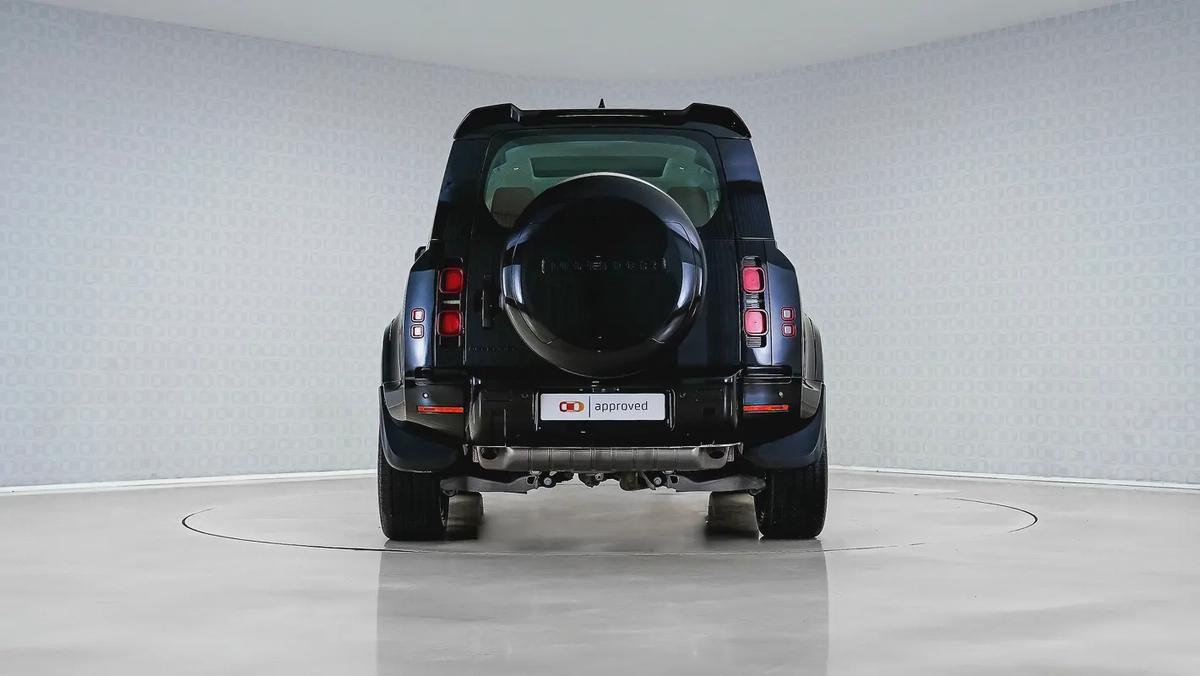 Special Offer | AED 5,752 PM | 22in Wheels, Lightbar, GCC | 110 P400 S Widetrack-9-9