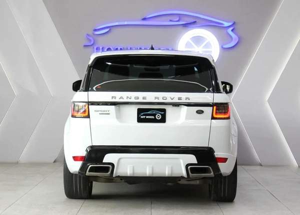 2018 Land Rover Range Rover Sport Supercharged - GCC Specs