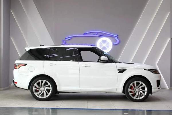 2018 Land Rover Range Rover Sport Supercharged - GCC Specs