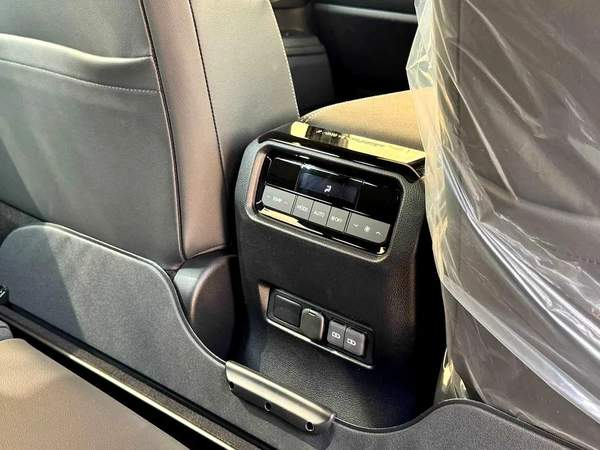 2025 PRADO RIGHT HAND DRIVE AR- HIGH 2.8L DIESEL 0KM