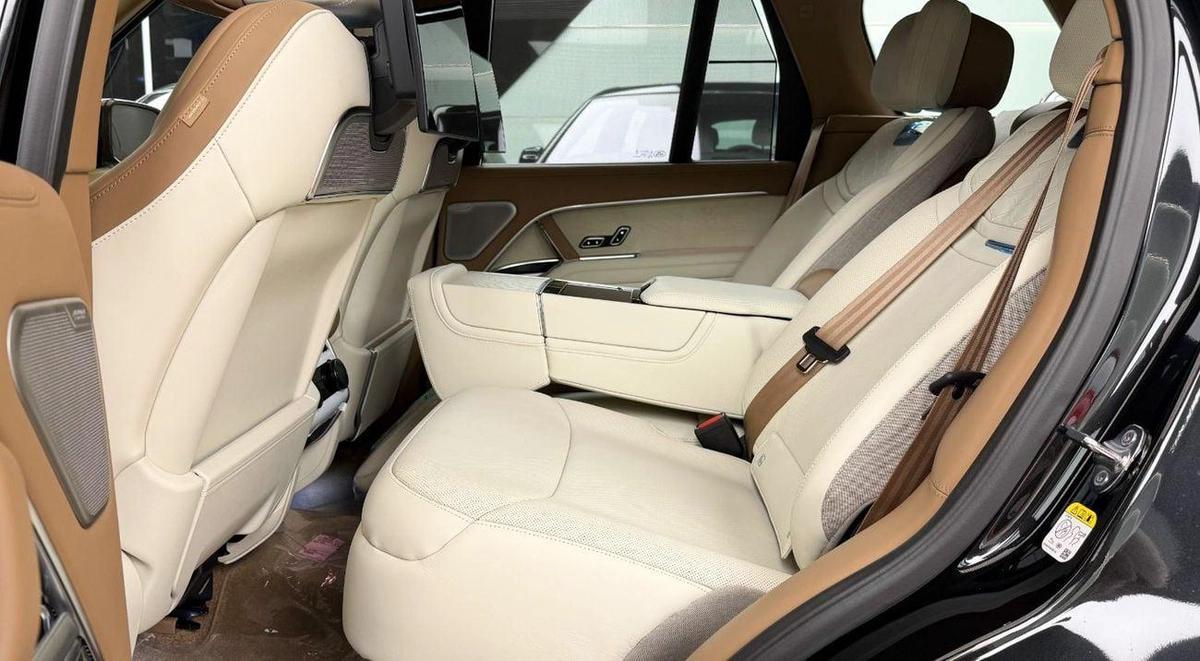Land Rover Range Rover Sport Range Rover SV - 2026 - Brand New Two Tone Special Color-10-10