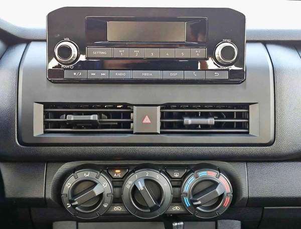 Mitsubishi L200 GLX 2.4L PETROL / M/T / SIDE STICKER / 4WD / CODE # GLXP