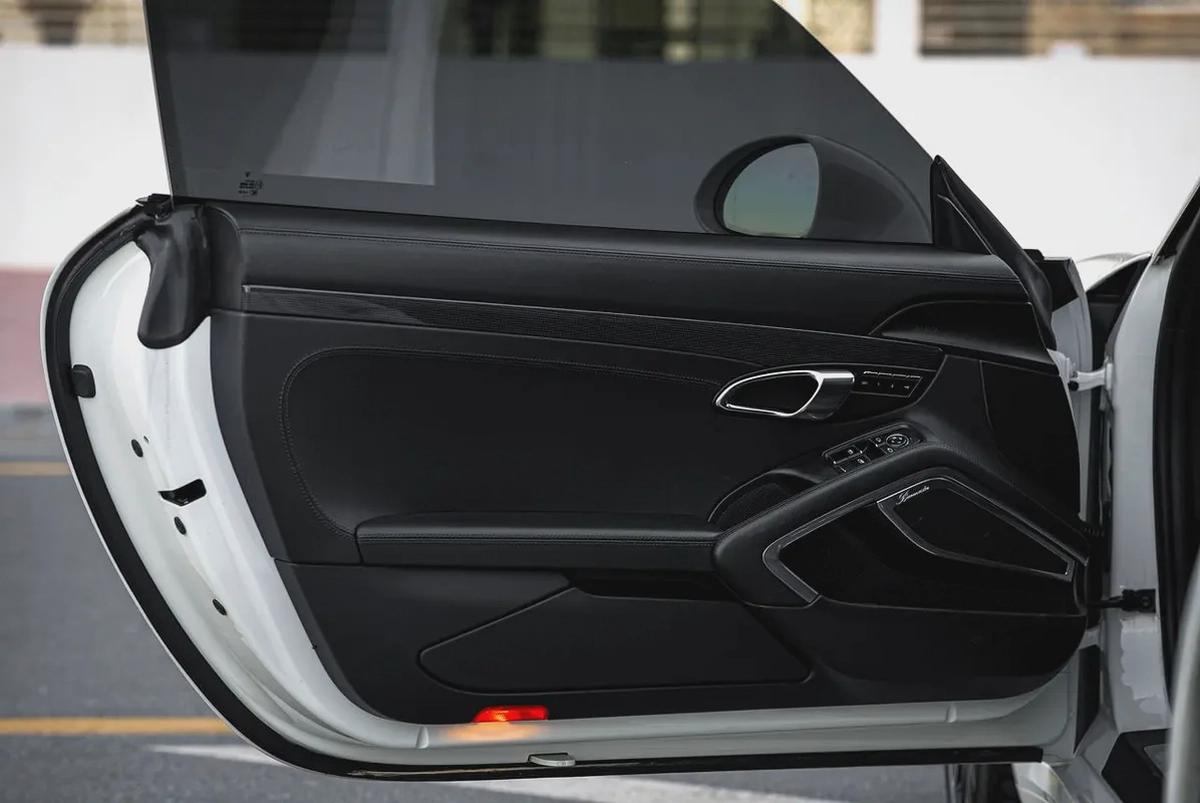 2015 | Porsche Carrera 911 Turbo S | Low Mileage | Warranty | 560HP | Excellent Condition-6-6