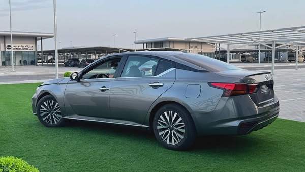 Nissan Altima sv 2024 7000km only