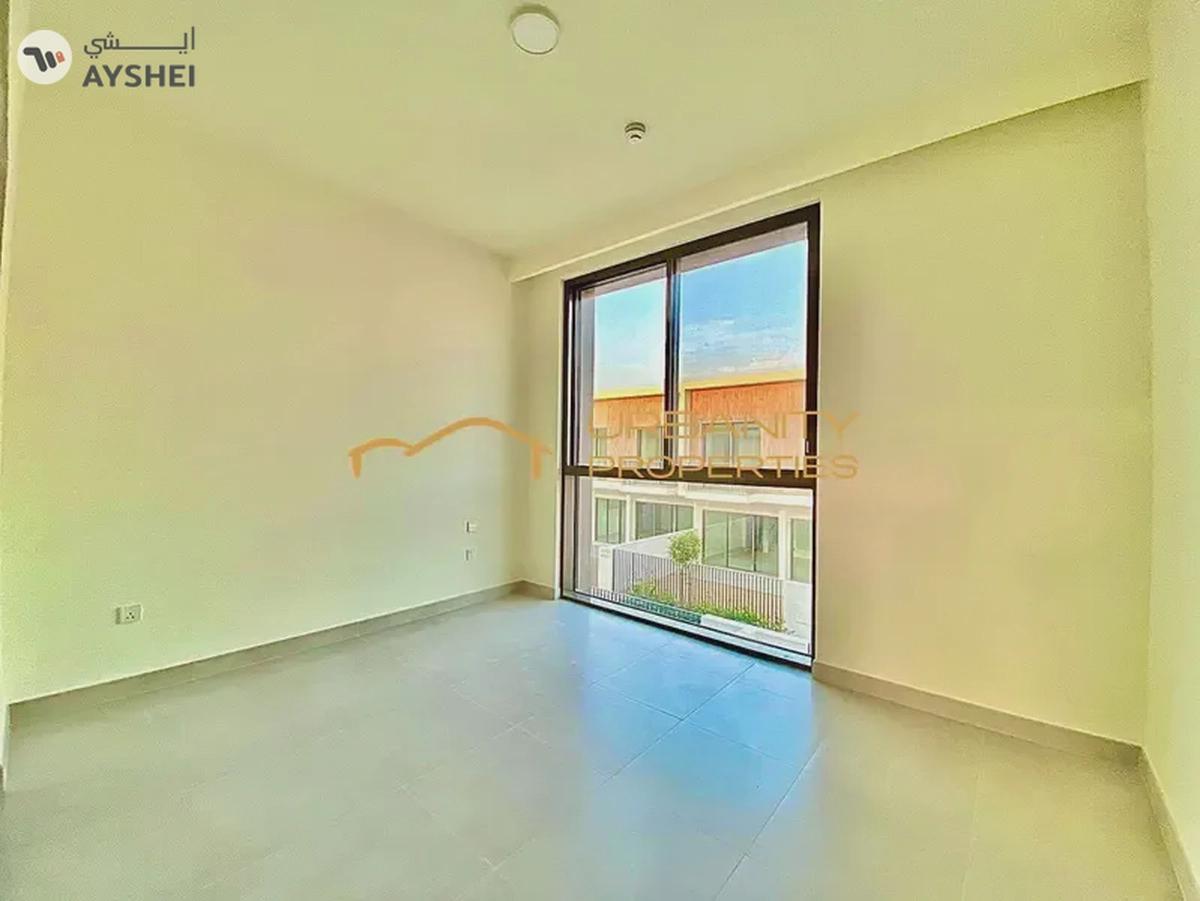 Elegant 4-Bedroom Corner Villa Orania| Prime Location | AED 200,000 Annual Rent-4-4