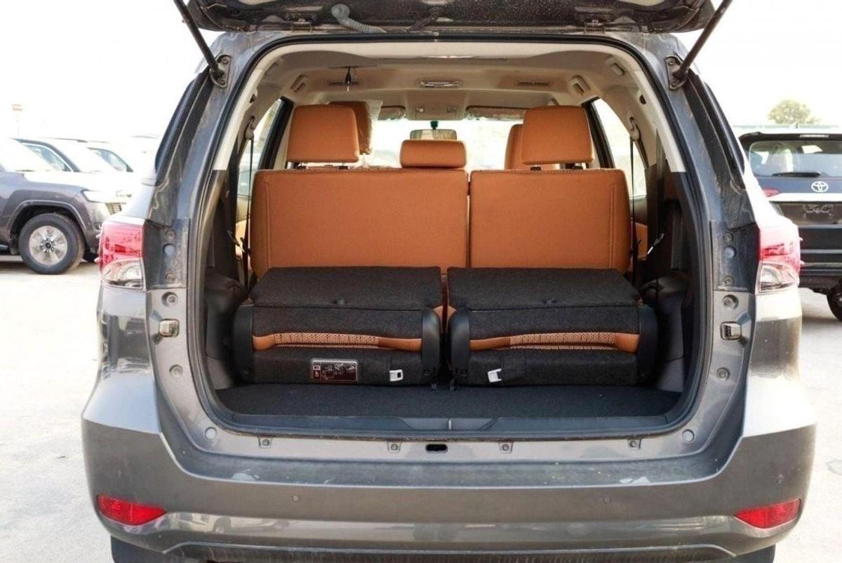 Toyota Fortuner Toyota Fortuner SR5 2.7L petrol 7Seats 4WD full option 2024-17-17