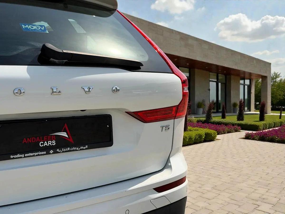 AED 1,440 P.M | 0% DOWN PAYMENT | VOLVO XC60 T5 | 2.0L I4 | 2021 | GCC SPECS-2-2