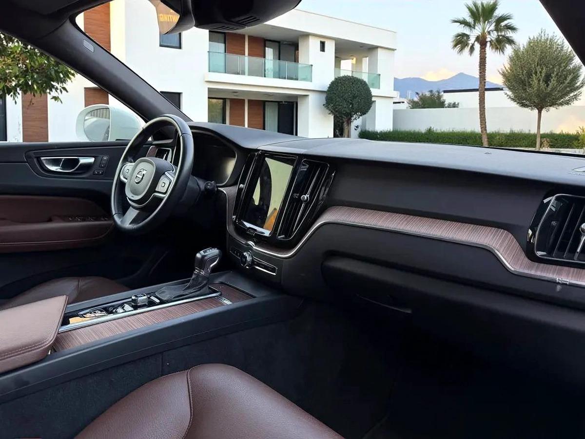 AED 1,440 P.M | 0% DOWN PAYMENT | VOLVO XC60 T5 | 2.0L I4 | 2021 | GCC SPECS-6-6