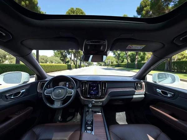 AED 1,440 P.M | 0% DOWN PAYMENT | VOLVO XC60 T5 | 2.0L I4 | 2021 | GCC SPECS