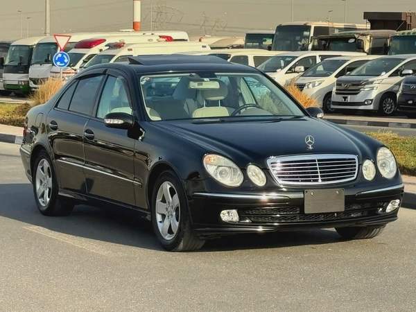 Mercedes Benz E320 2004 73000km - Beige Interior - Original Paint - Japan Import - Clean Title