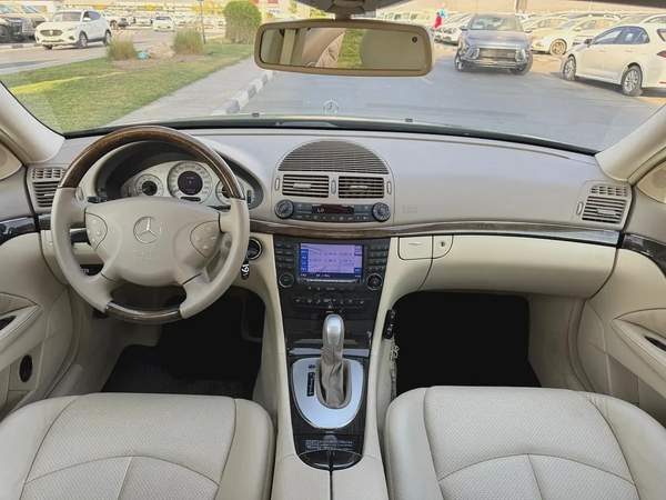 Mercedes Benz E320 2004 73000km - Beige Interior - Original Paint - Japan Import - Clean Title