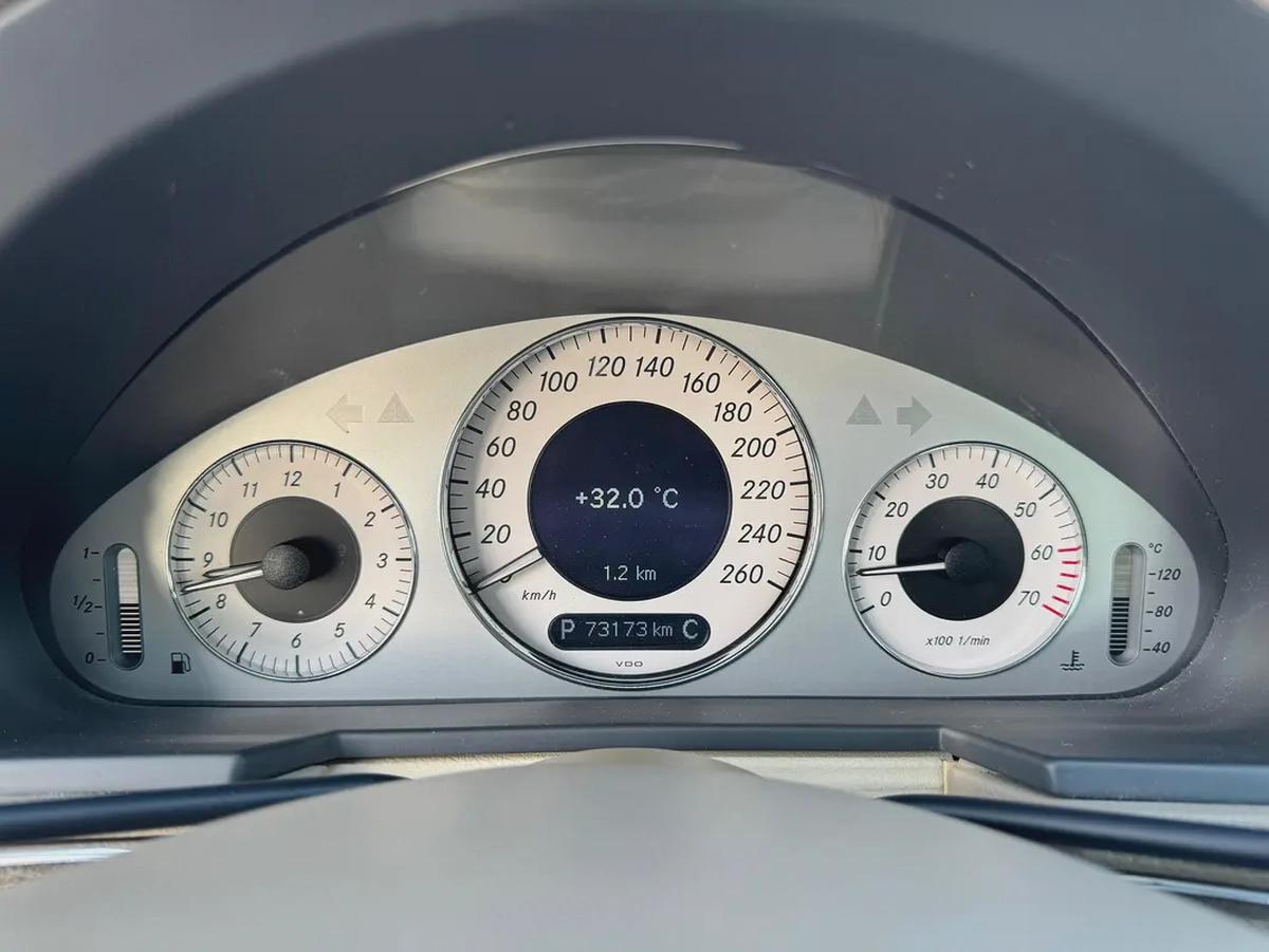Mercedes Benz E320 2004 73000km - Beige Interior - Original Paint - Japan Import - Clean Title-17-17