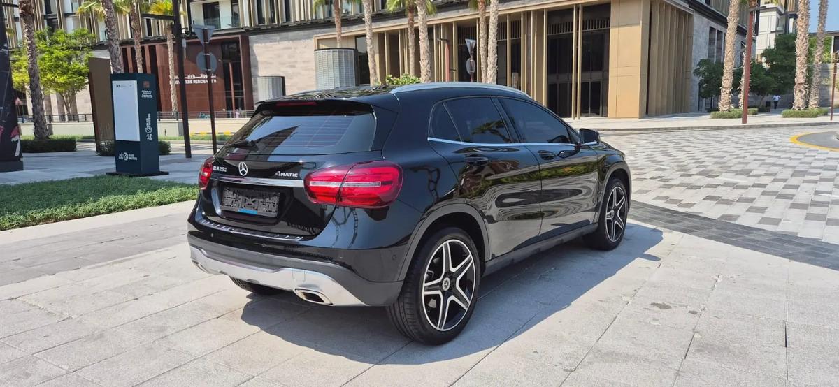 2018-Mercedes Benz GLA 250 4Matic -Full option-Excellent Condition-Bank Finance Available-6-6