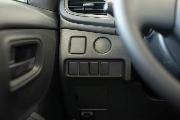 MITSUBISHI L200 2.5L M/T DIESEL 2WD MODEL 2023
