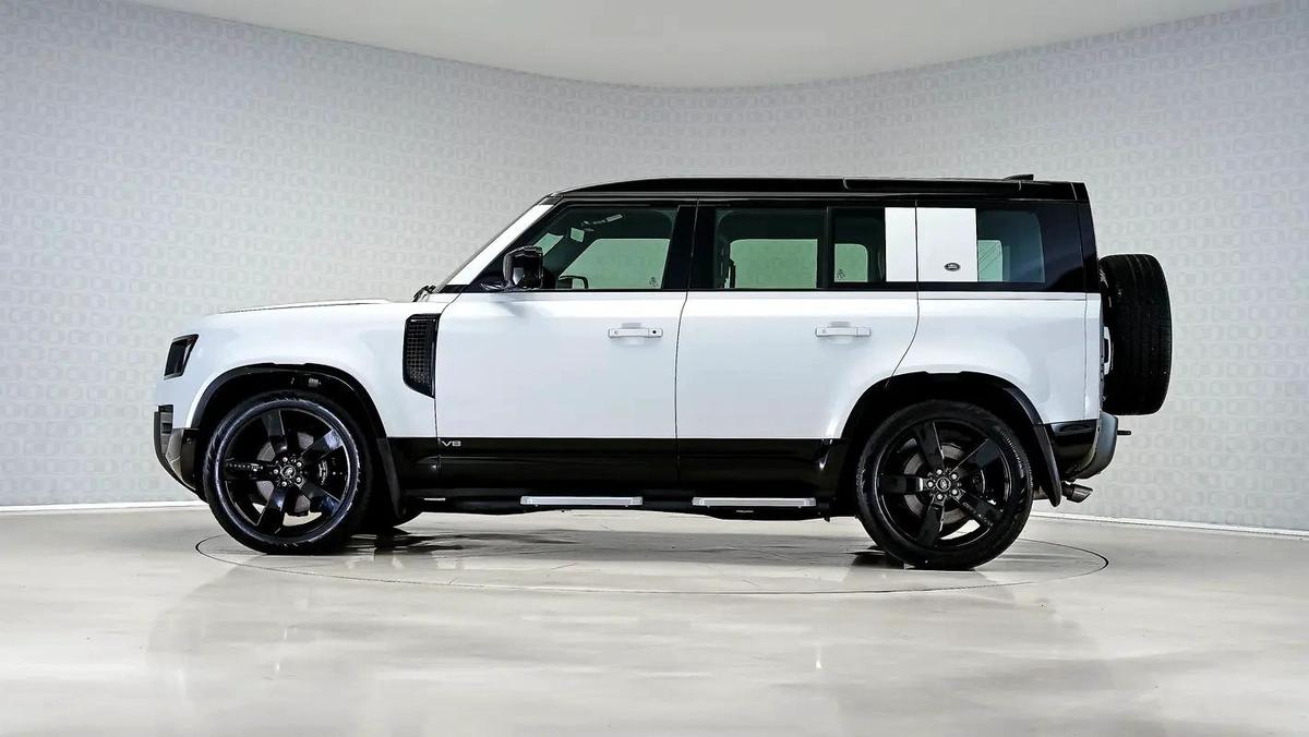 Land Rover Defender 110 V8 Edition P525-10-10