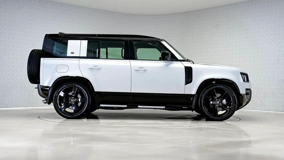 Land Rover Defender 110 V8 Edition P525-3-3