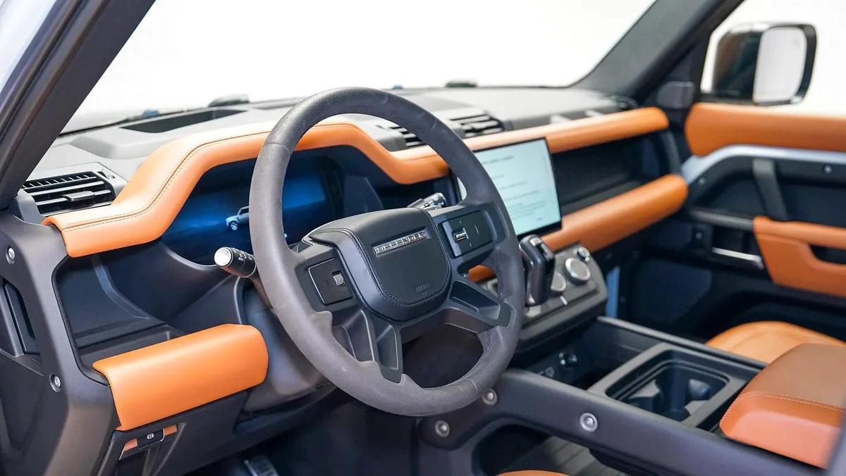 Land Rover Defender 110 V8 Edition P525-7-7