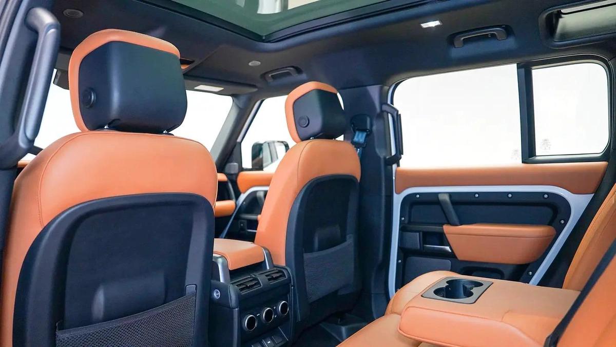 Land Rover Defender 110 V8 Edition P525-4-4