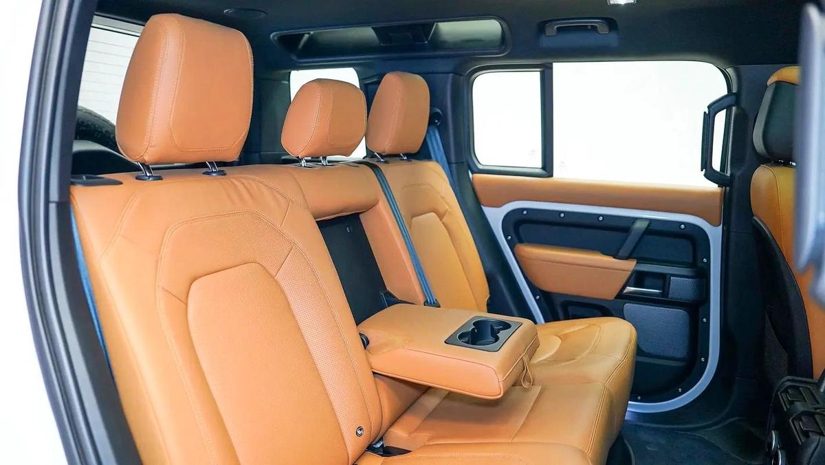 Land Rover Defender 110 V8 Edition P525-8-8