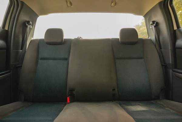 Mazda BT-50 | Double Cabin 4X2 | Manual | GCC Specs | Ref#M72436