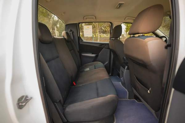 Mazda BT-50 | Double Cabin 4X2 | Manual | GCC Specs | Ref#M72436