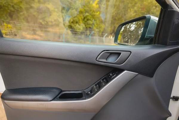 Mazda BT-50 | Double Cabin 4X2 | Manual | GCC Specs | Ref#M72436