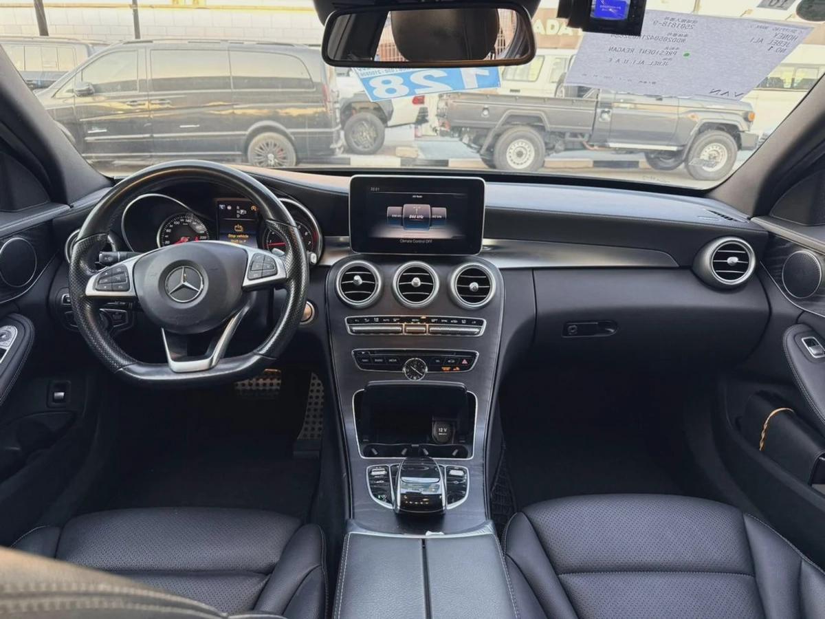 Mercedes Benz C200-6-6