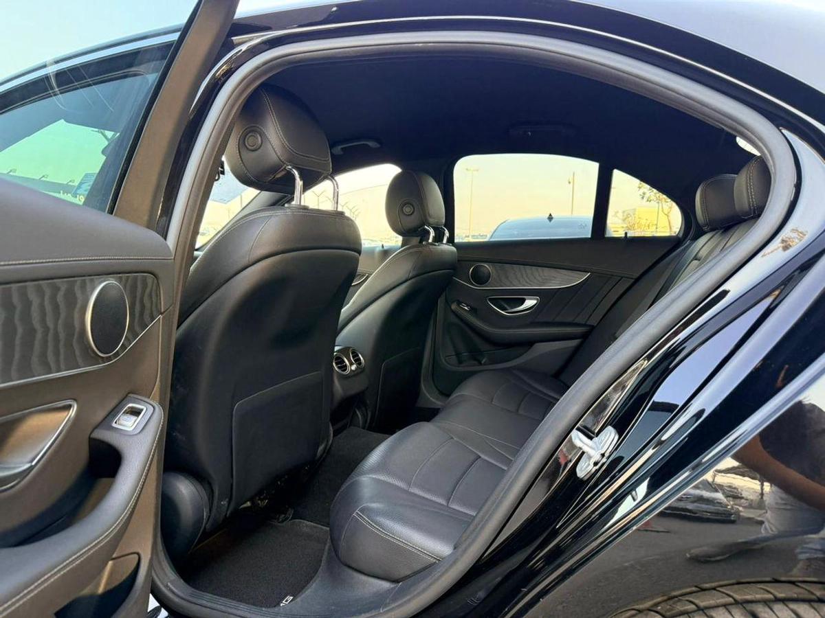 Mercedes Benz C200-11-11