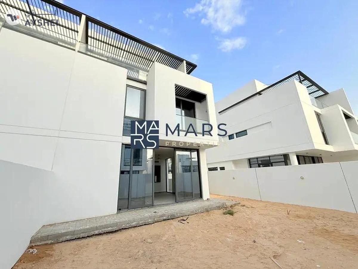 Elegant 4 Bedroom Semi Detached Villa | All Master | Big Garden |-1-landscape