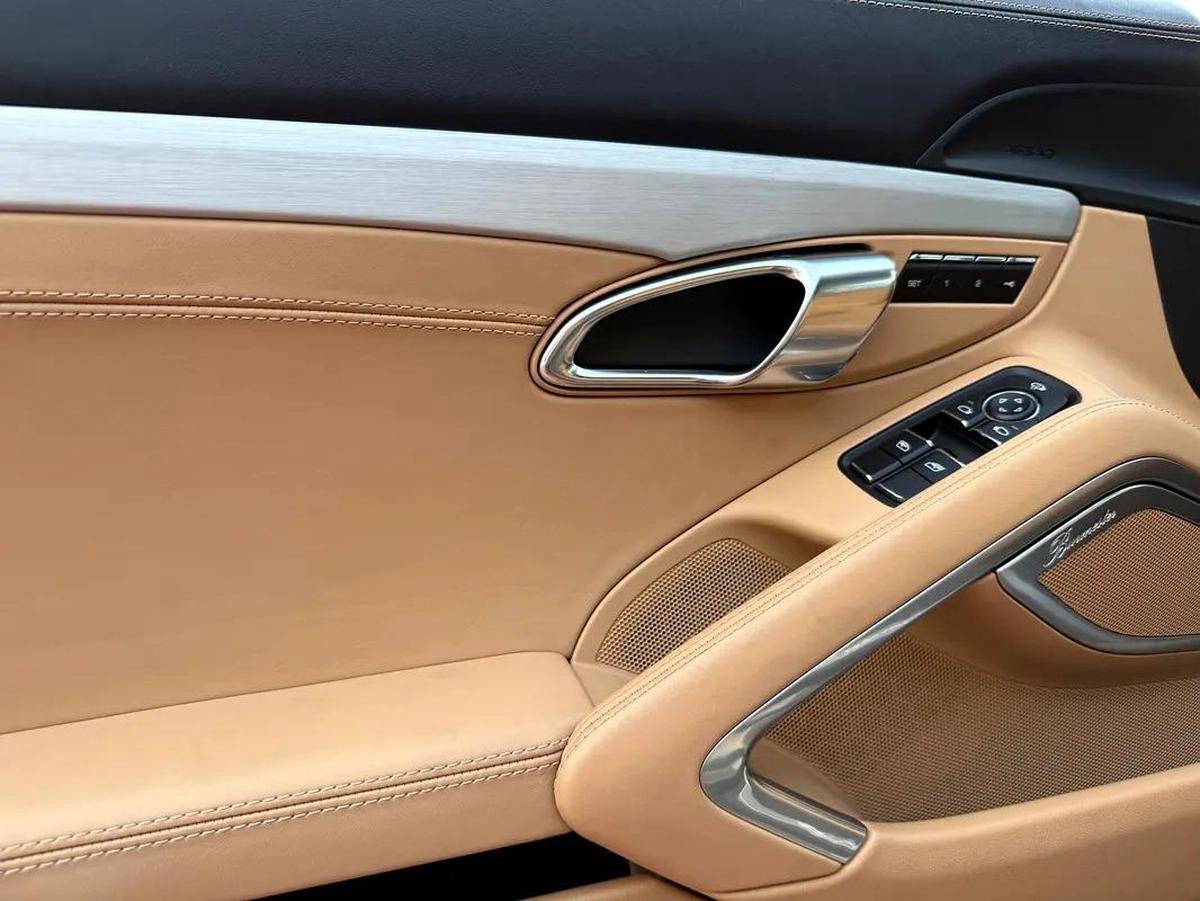 2023 Porsche Boxster S-4-4