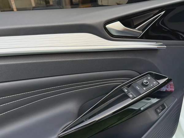 Volkswagen ID4 Cruzz pure +model 2022 import from china فولكس فاجن ID4 كروز بيور بلس موديل ٢٠٢٢ وارد