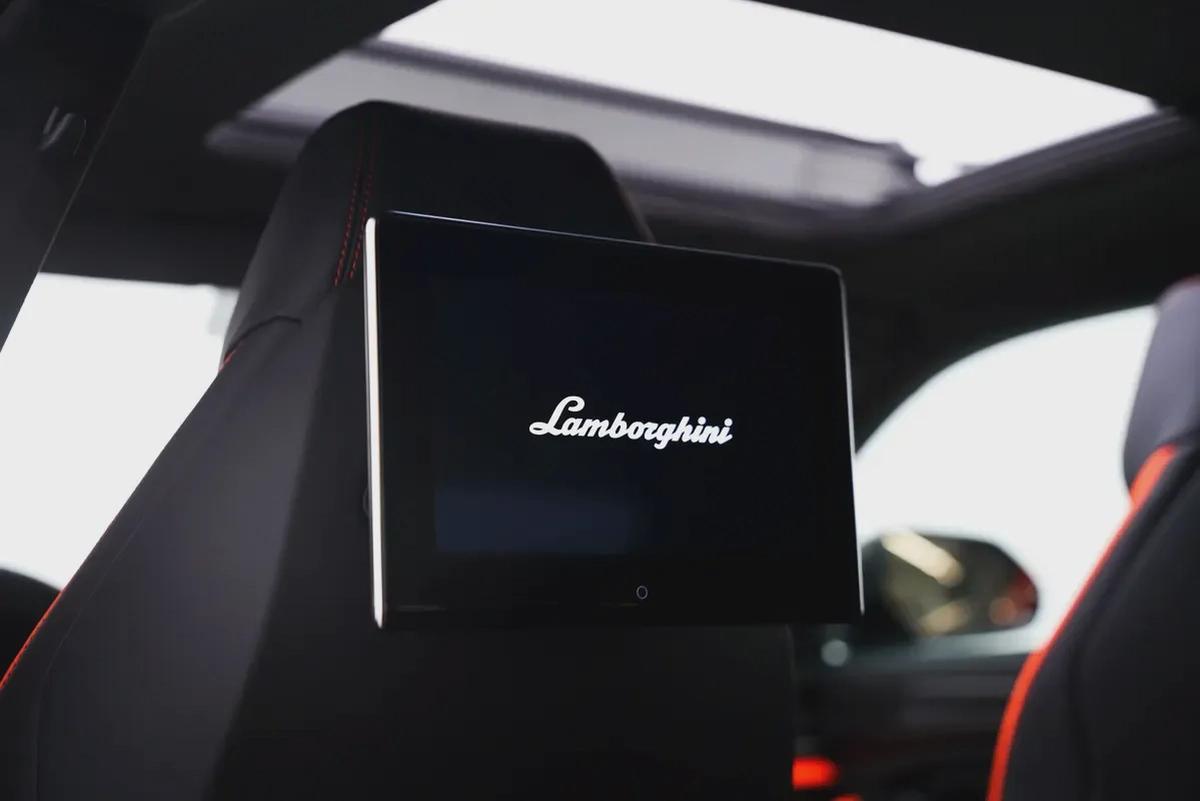 2025 LAMBORGHINI URUS SE-14-14