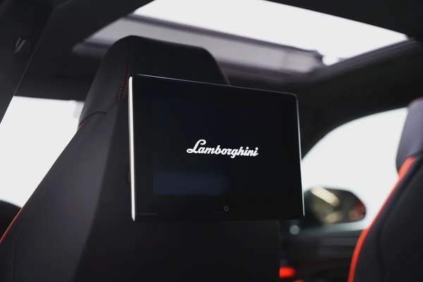 2025 LAMBORGHINI URUS SE