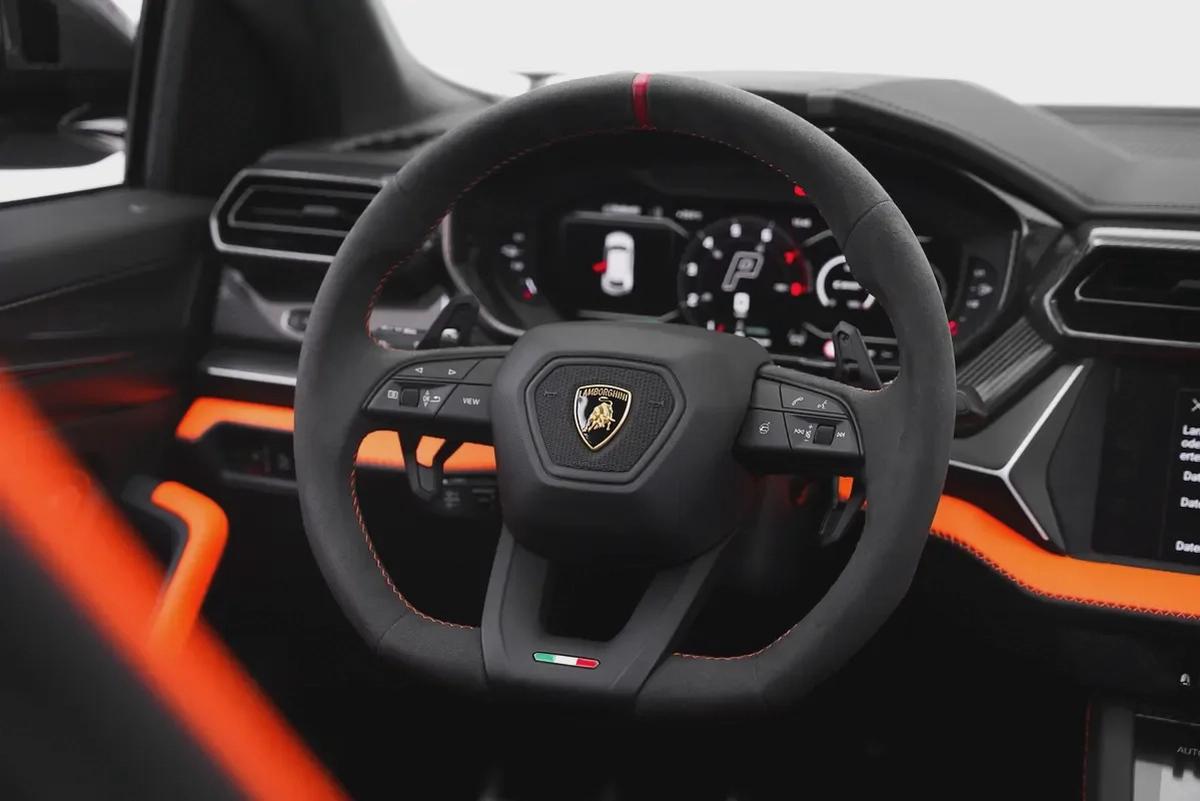 2025 LAMBORGHINI URUS SE-7-7
