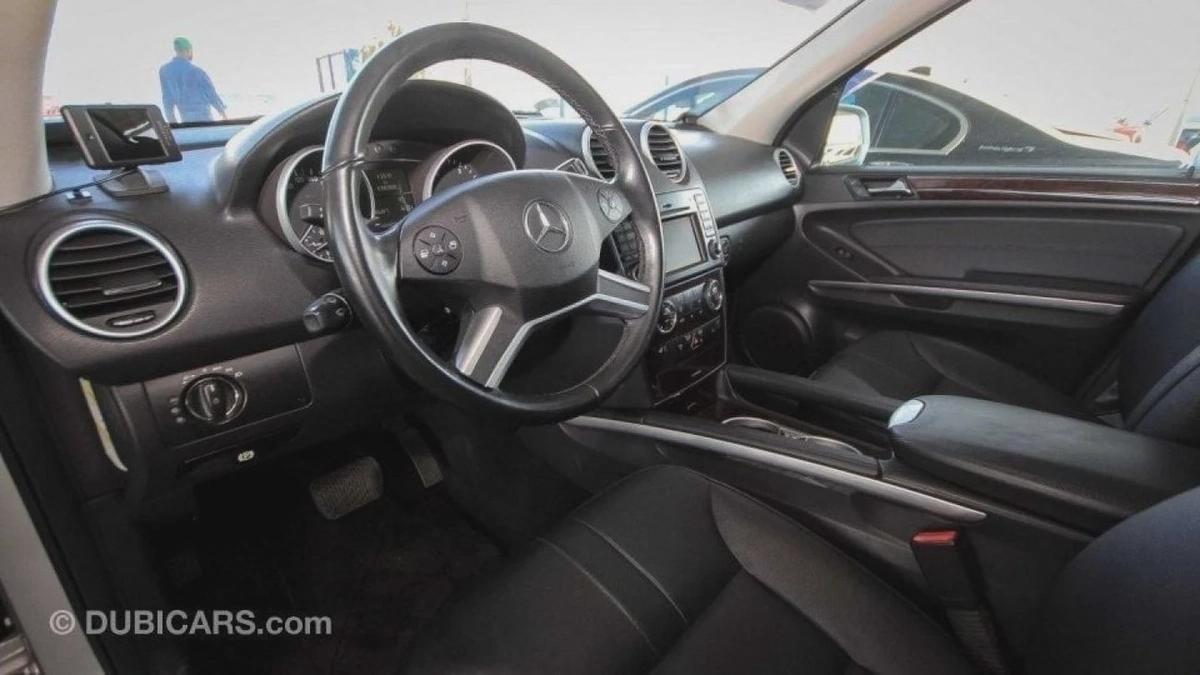 Mercedes Benz ML350-8-8