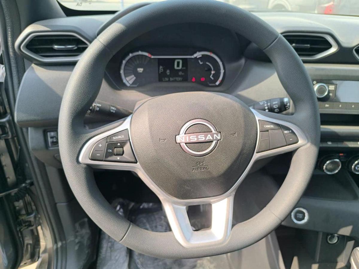 Nissan Magnite 1.5L-8-8