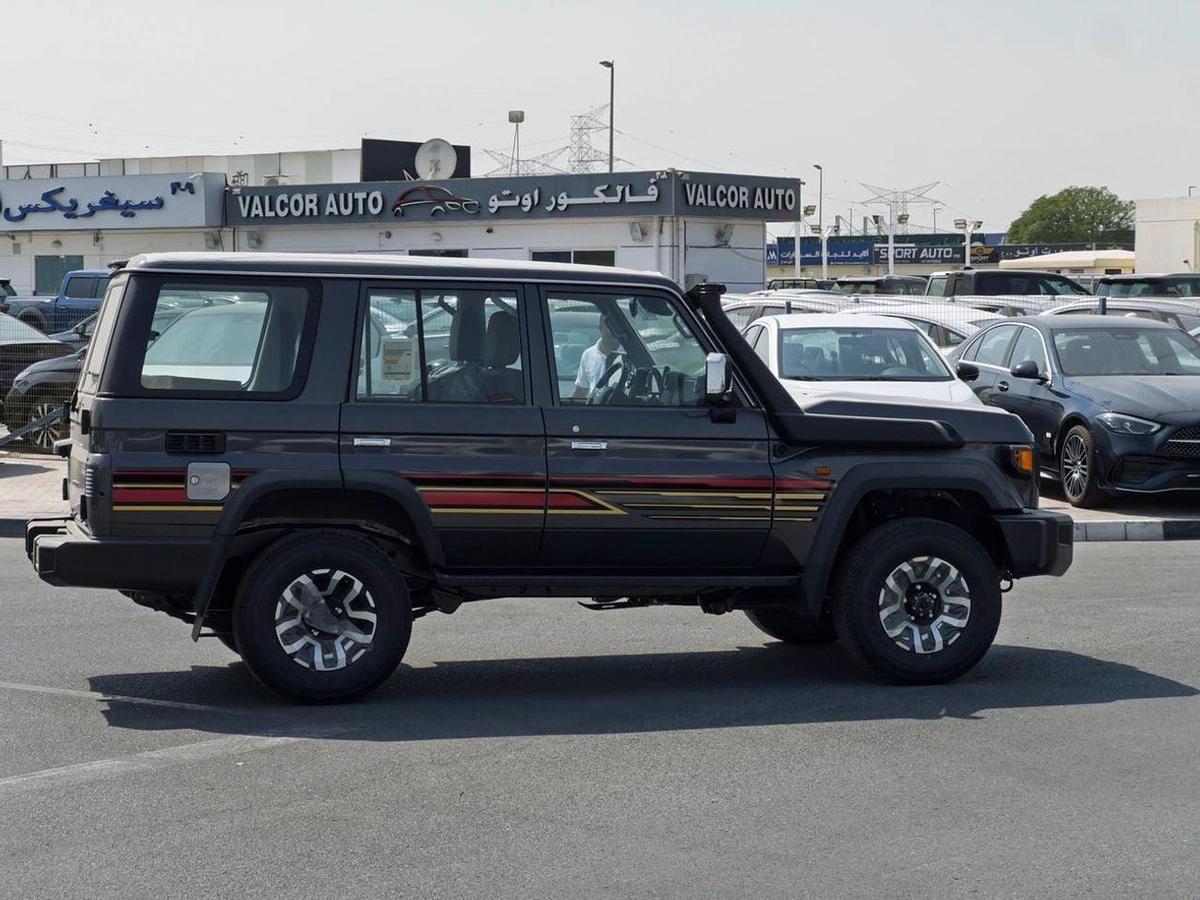 Toyota Land Cruiser 70 EXPORT ONLY - TOYOTA LC76 LX 2.8L A/T-3-3