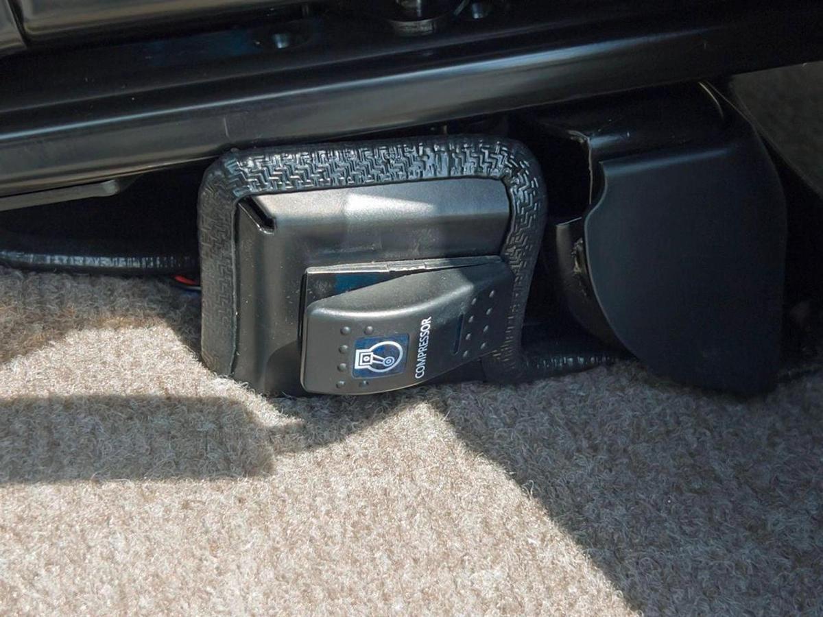 Toyota Land Cruiser 70 EXPORT ONLY - TOYOTA LC76 LX 2.8L A/T-9-9