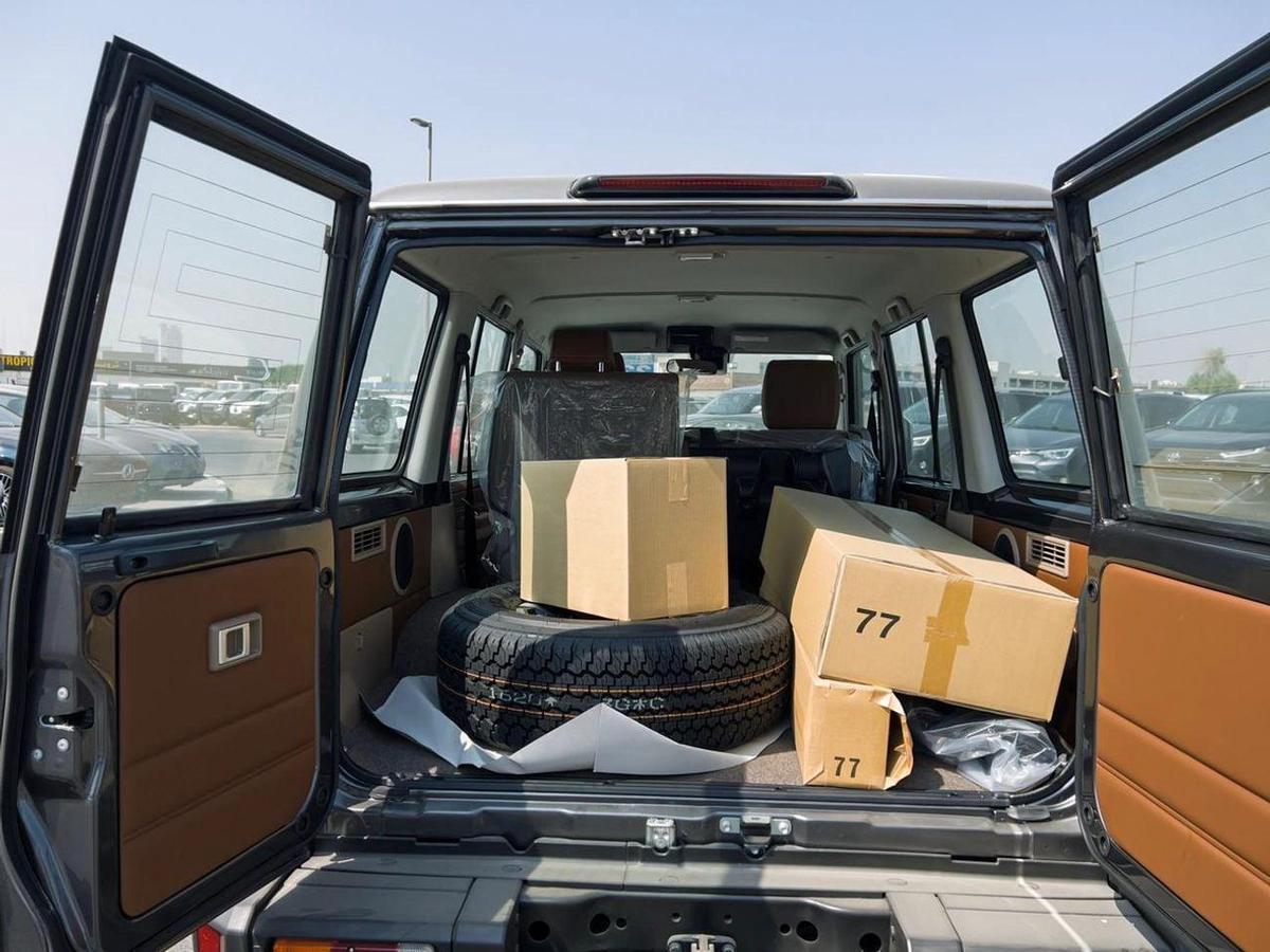 Toyota Land Cruiser 70 EXPORT ONLY - TOYOTA LC76 LX 2.8L A/T-18-18