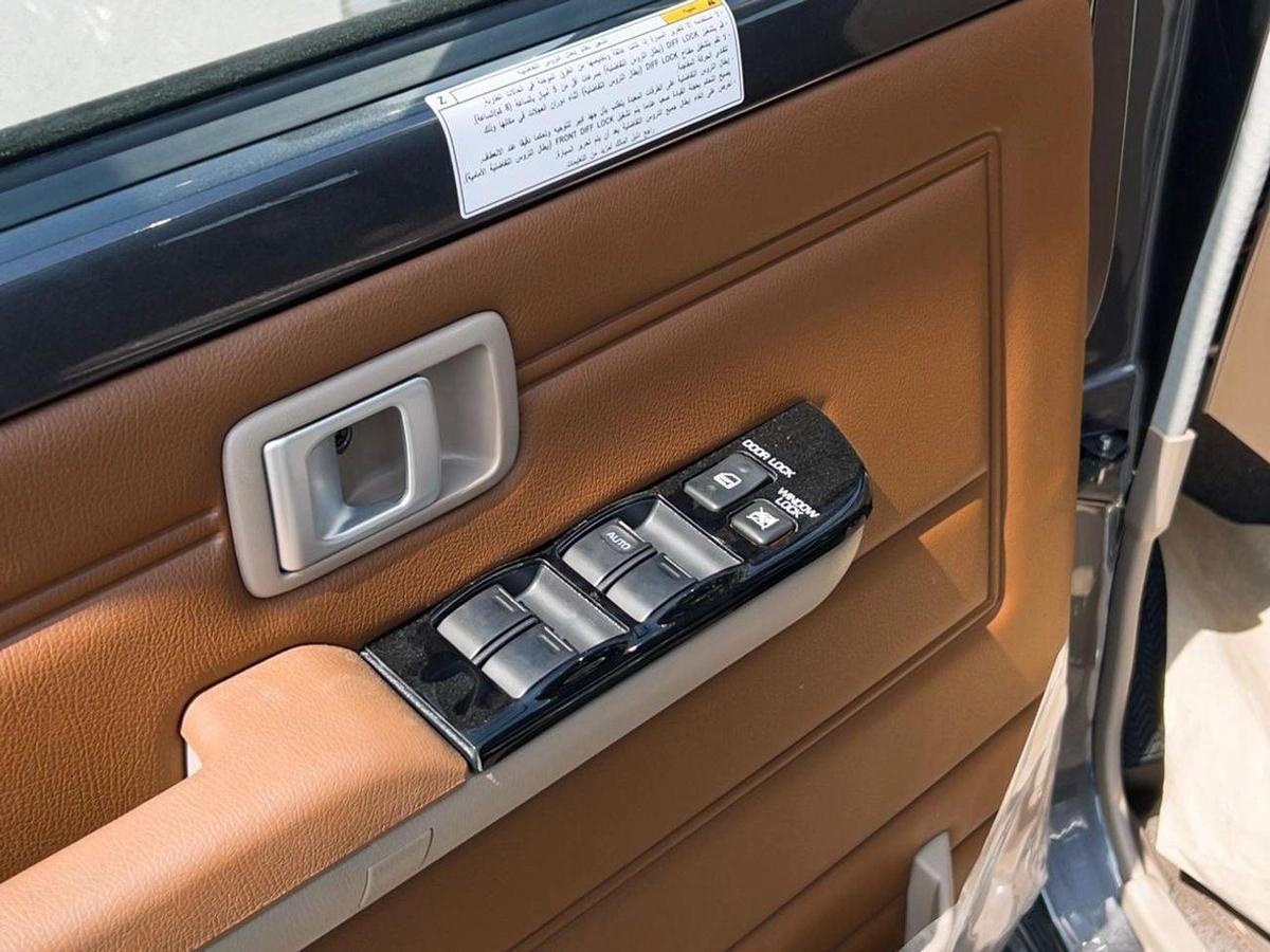 Toyota Land Cruiser 70 EXPORT ONLY - TOYOTA LC76 LX 2.8L A/T-20-20