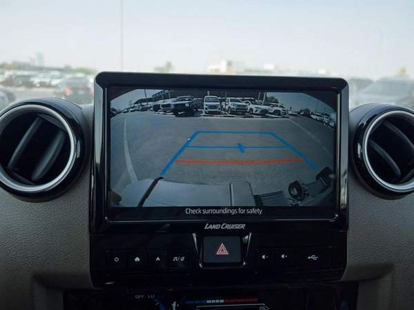 Toyota Land Cruiser 70 EXPORT ONLY - TOYOTA LC76 LX 2.8L A/T