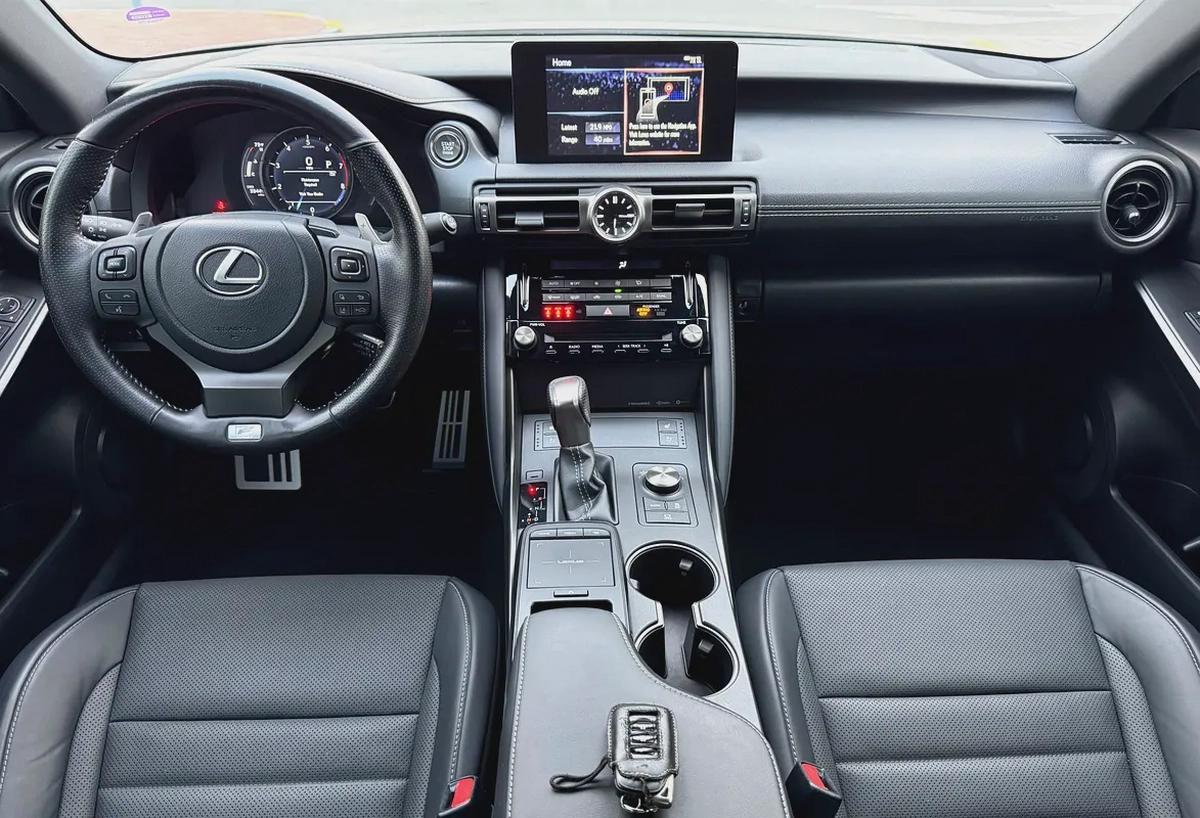 2021 Lexus IS 350 F Sport - American Specs - GCC Ready-6-6