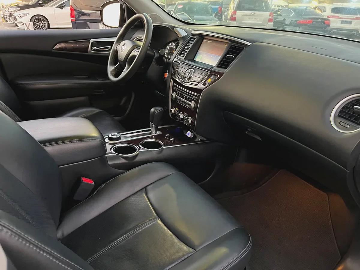 Nissan Pathfinder Platinum-6-6