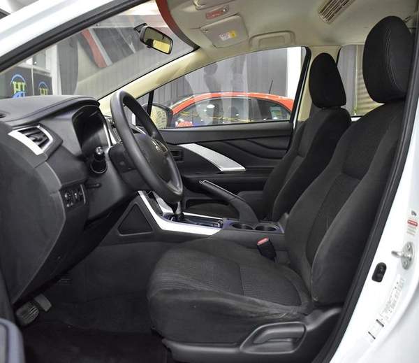 Mitsubishi Xpander ( 2022 Model ) in White Color GCC Specs