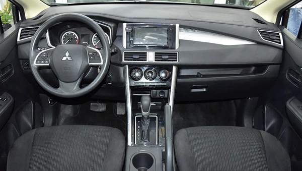 Mitsubishi Xpander ( 2022 Model ) in White Color GCC Specs