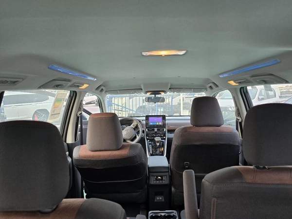 Toyota Innova 2.0L HyCross 7S Hybrid