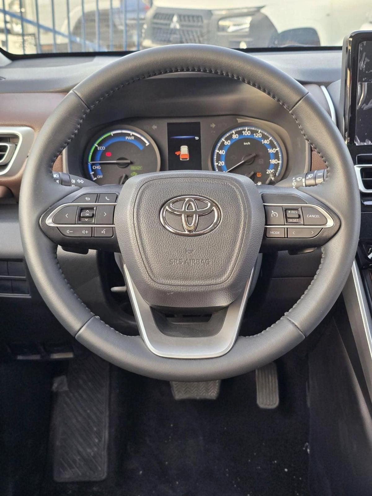 Toyota Innova 2.0L HyCross 7S Hybrid-7-7