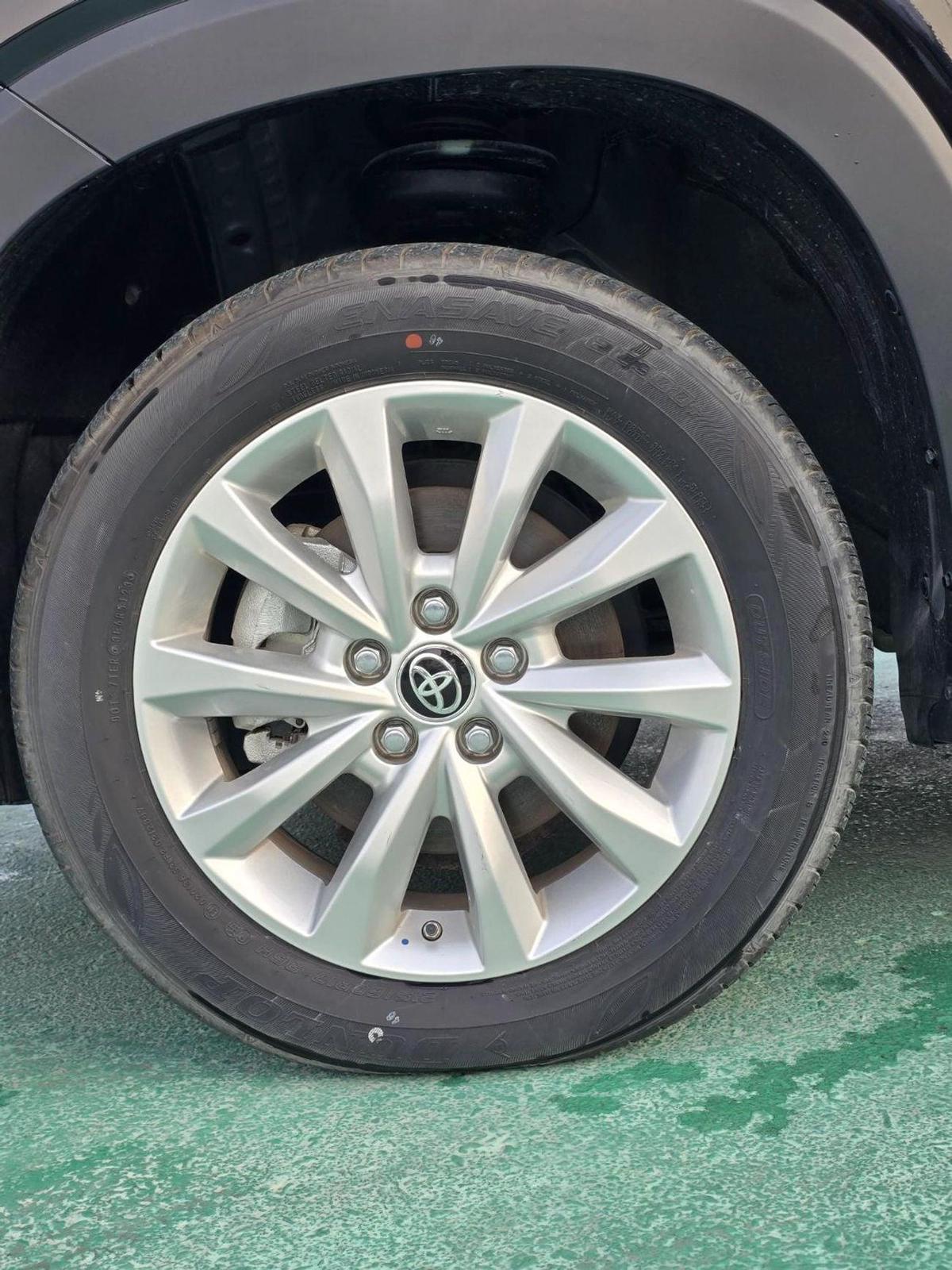 Toyota Innova 2.0L HyCross 7S Hybrid-8-8