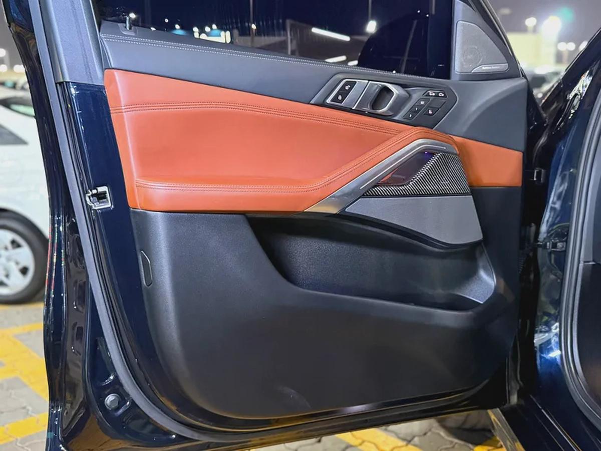 BMW X6 M50 V8 Under WarrantyService Gcc Free Paint-18-18